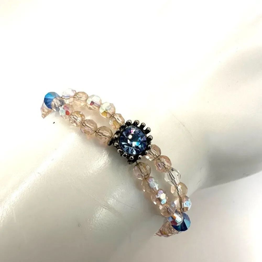 Blue and clear/pink beaded bracelet